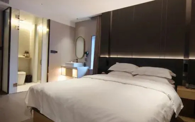 Haihai Hotel (Wuhan University of Technology Wenzhi Street Subway Station)