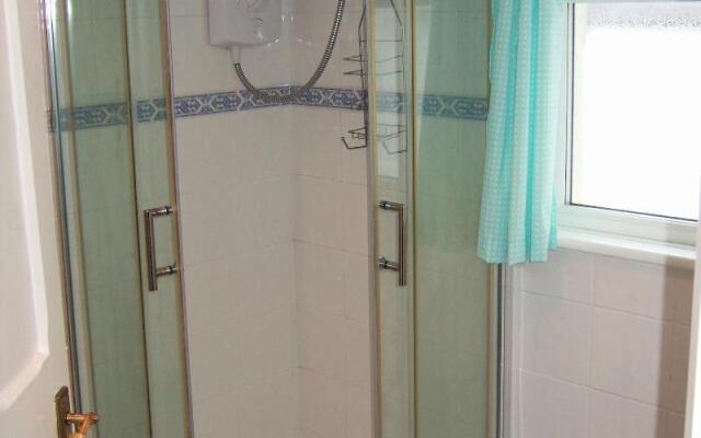 Links Side Guest House