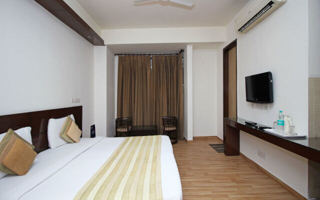 Merriment Hotel Sec 31 by OYO