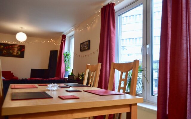 3 Bedroom Flat In Leith