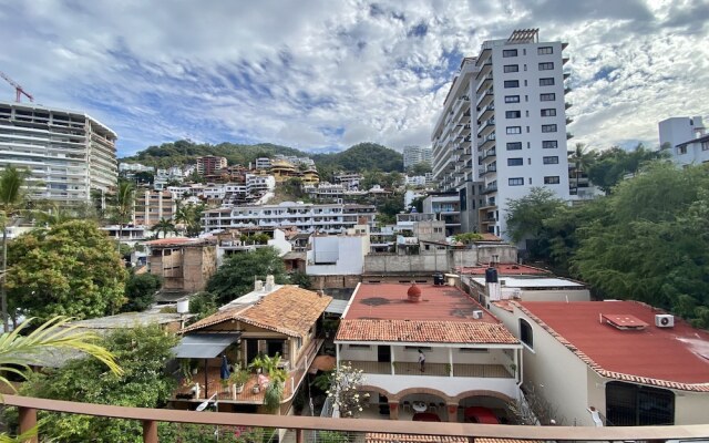 V399 - Casa Round Up