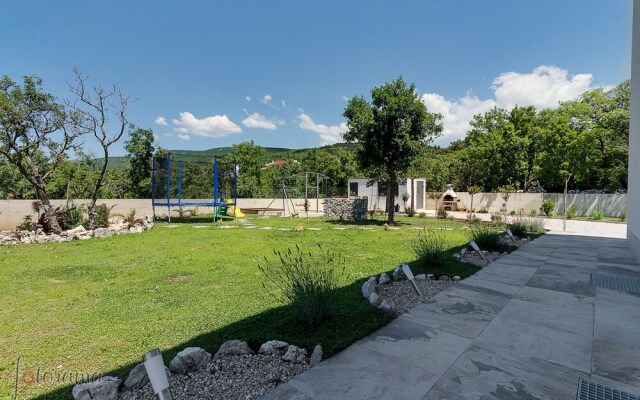 House LEGARA