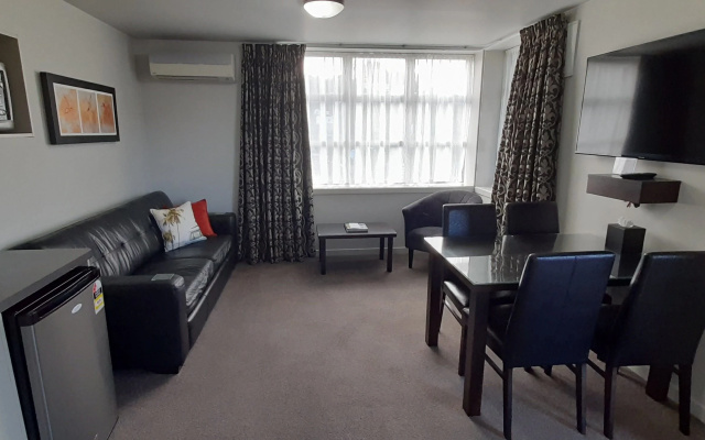 Dunedin Palms Motel – Guest Rooms – Dunedin