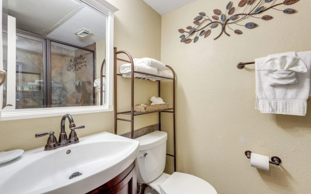 Balcony & Gulf Views: Galveston Condo Near Beach