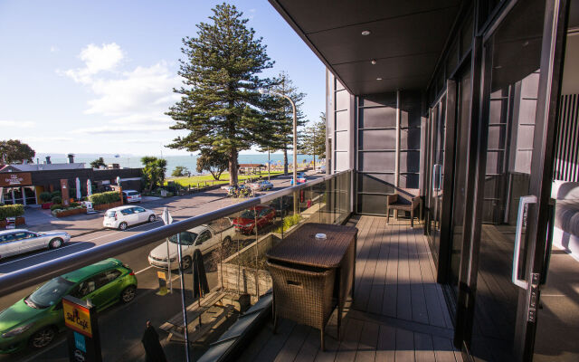 Navigate Seaside Hotel