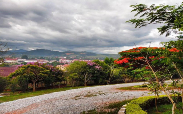 Vansana Plain of Jars Hotel