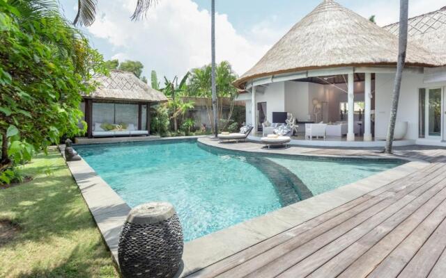 Villa Bliss a paradise of three independent Villas