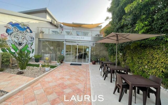 Laurus Hotel