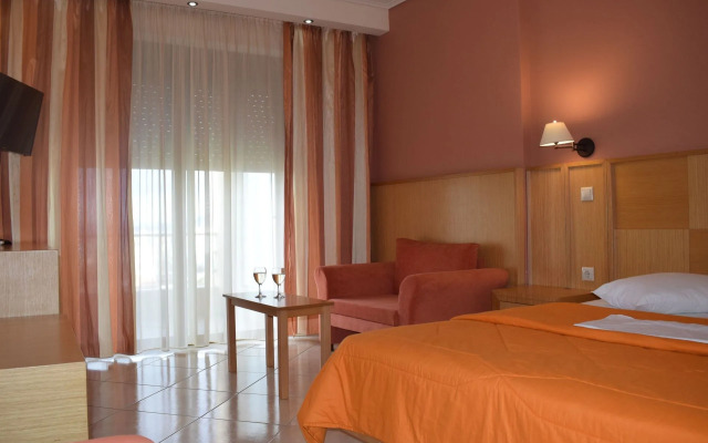 Evia Hotel & Suites