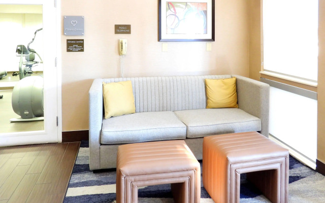 Comfort Suites
