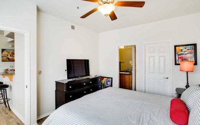 12 Mi to Old Town: Condo w/ Pool & Balcony!