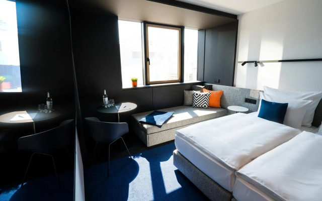 GREFIS Hotel