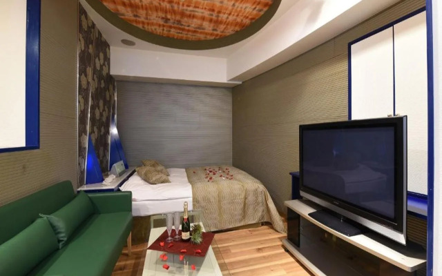 Hotel Frontier - Adults Only