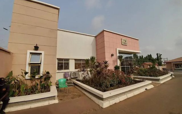 Purple Hills Hotel