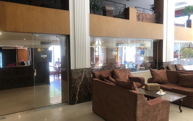 OYO 550 Royal Al-Nasr Hotel