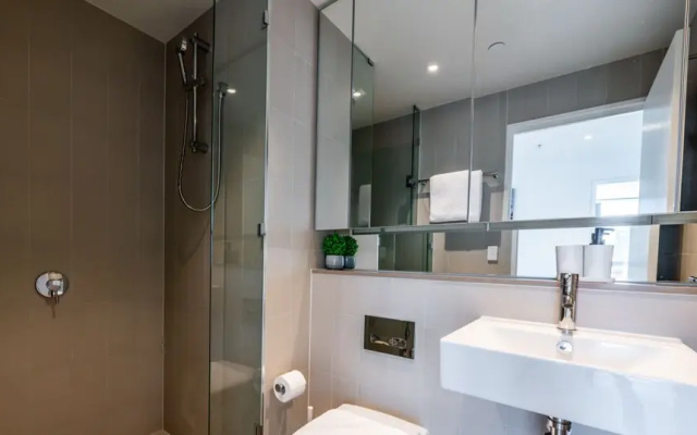 Melbourne Private Apartments - Collins Street Waterfront, Docklands