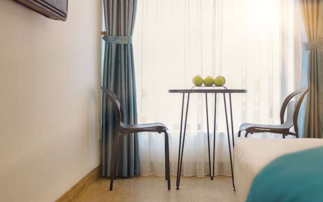 Lyn's Hotel & Apartment