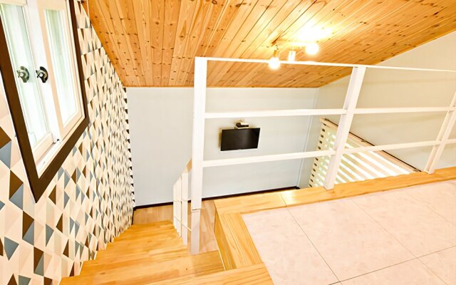 Gapyeong Hwaaksan Acrossvalley Pension