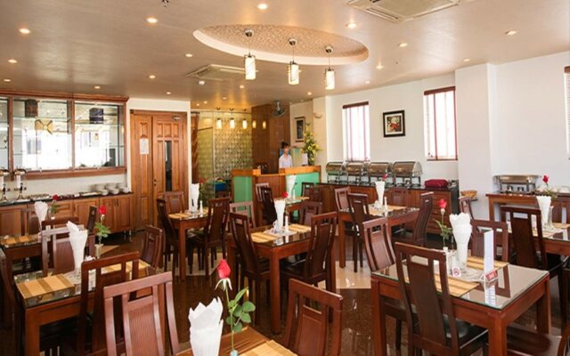 Premium White Lion Hotel