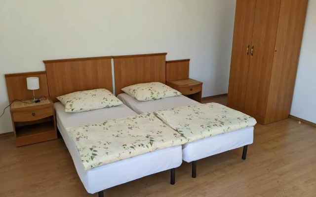 Pokoje Gościnne - Leśna 8