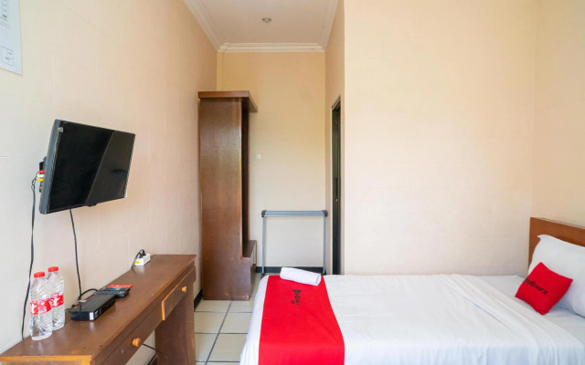 OYO 2493 Lotus Hotel Syariah