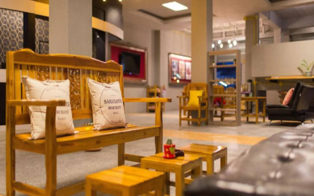 Holiday Station Hostel