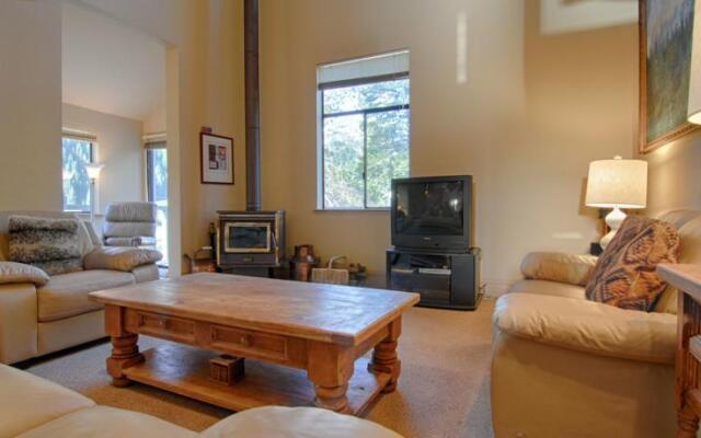 Squaw Cottage by Tahoe Vacation Rentals