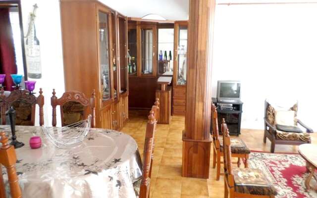 Apartment With 3 Bedrooms In Calodyne, With Enclosed Garden And Wifi