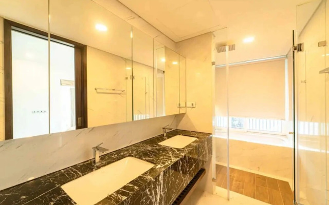 Serenity Sky Suites in Distrist 3