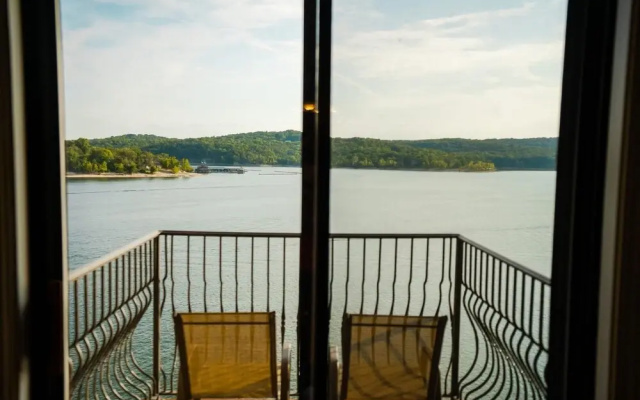 2 Bedroom Lake View Villa - Unit 307