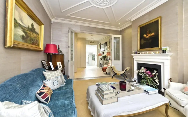 Cosy 4-bed Family Home Shepherd s Bush