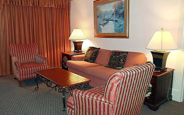 Quail Hollow Resort - A Trademark Collection Hotel