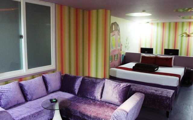 Yangsan Show Hotel