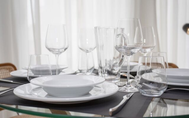 Liiiving - Modern & Glam Apartment J