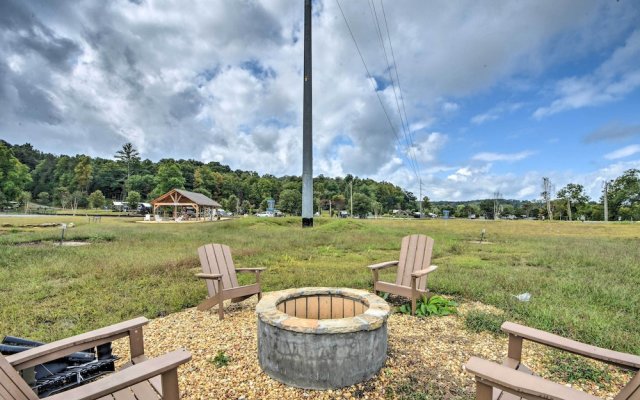 Secluded Morganton Tiny Home w/ Hot Tub Access!