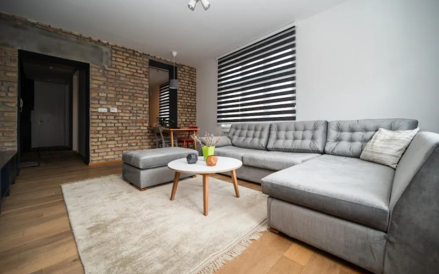 Design 1bdr Apartment With City View