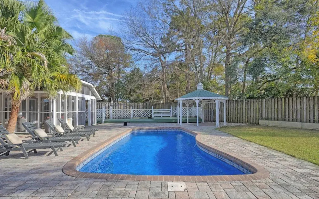 Family Friendly House w Pool & Games