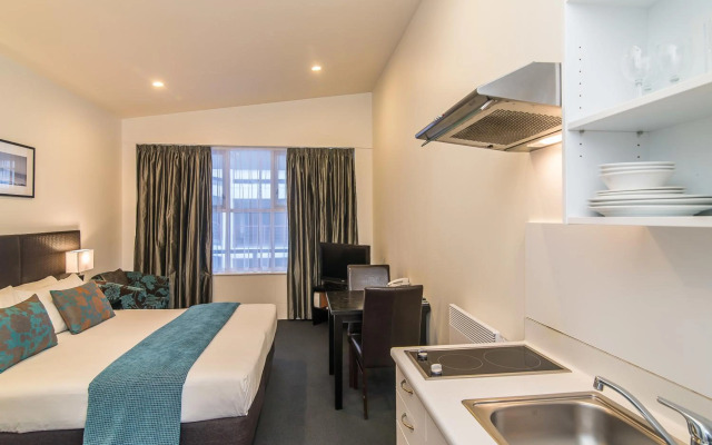 Gilmer Apartment Hotel