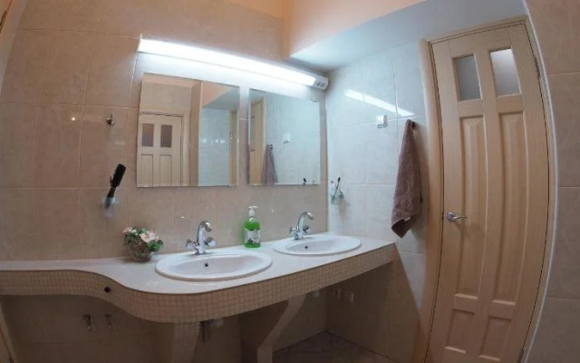 Штраус Хаус