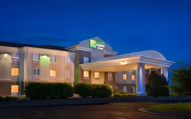 Holiday Inn Express & Suites Lawrence, an IHG Hotel