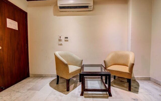 OYO 39725 Hotel Regent Continental