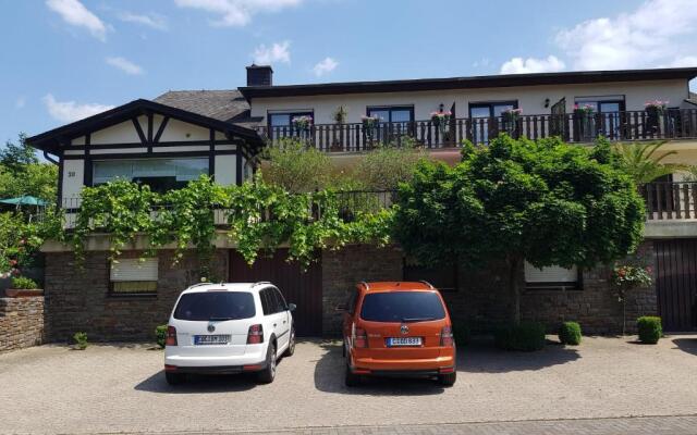 Weingut Erich Serwazi