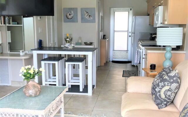 Jamaica Royale 015 - 1 Br Apts