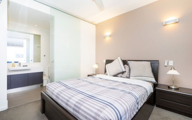 Executive Studio Inner City Apartment