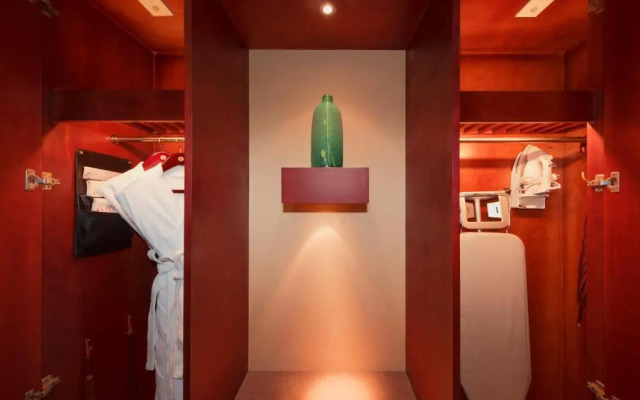 Ramada Plaza Zhijiang Hotel