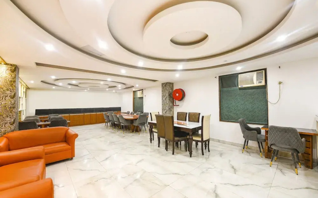 Fabhotel The Grand Ambrosia