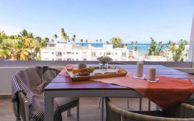 Elegant and Spacious Penthouse With Ocean View