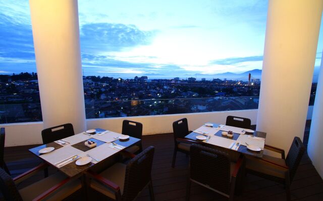 Sensa Hotel