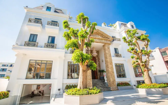 Ocean Hotel