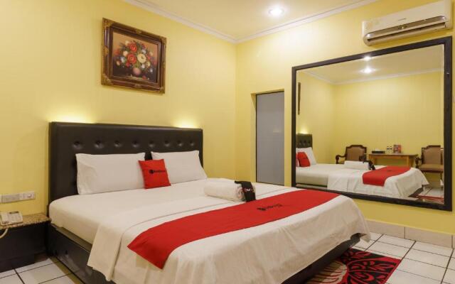 RedDoorz Plus near Ancol